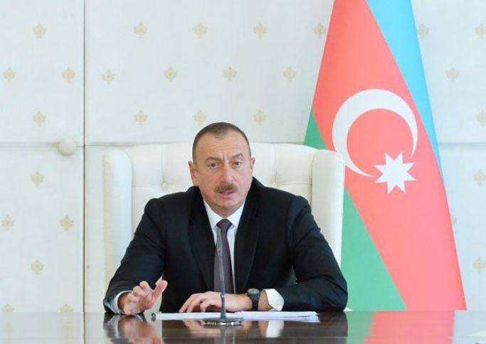 "Valyuta ehtiyatlarımız 1 milyard dollar artıb"