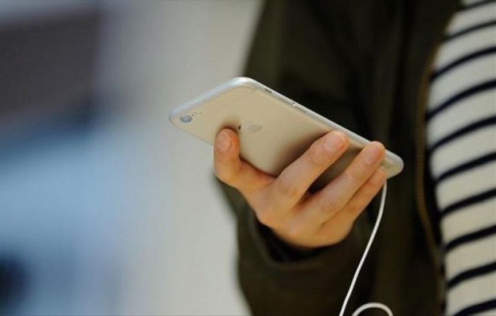 Dünyada ən çox satılan smartfonlar açıqlanıb