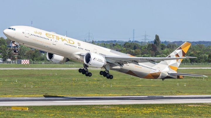 Bakı-Əbu-Dabi marşrutu üzrə birbaşa aviareys açılacaq