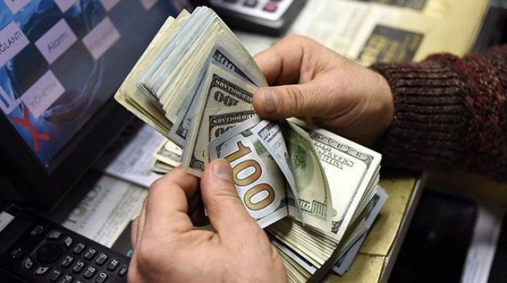 Bu bank 3 filial və 8 şöbəsini istifadəyə verib