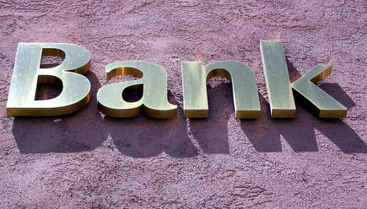 4 bankda öhdəliklər 2 milyard manatdan çoxdur