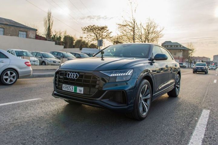 Audi-dən yeni kupe-krossover - Q8