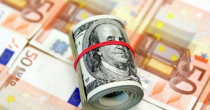 Banklarda Dollar və Avronun qiymətləri