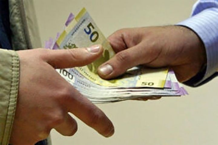 “1600 AZN kompensasiya düşür, 516 manat rüşvət istəyirlər”