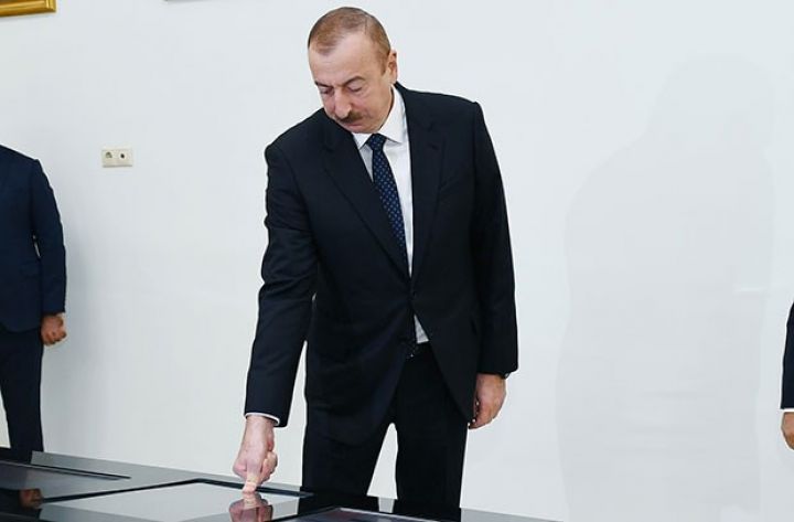 Prezident elektrik yarımstansiyasını işə saldı