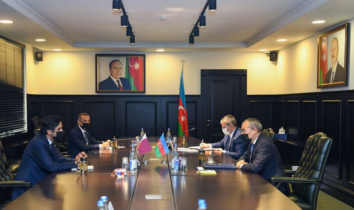 Azərbaycan və Qətər iqtisadi əlaqələrin genişləndirilməsini müzakirə edib