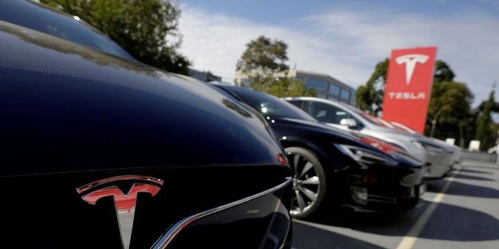 Tesla qiyməti aşağı saldı