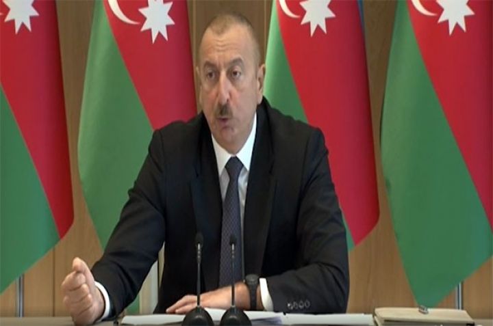 "Onlar tütünü bizdən alır, siqaret buraxır, bizə satır. Buna son qoyulmalıdır"