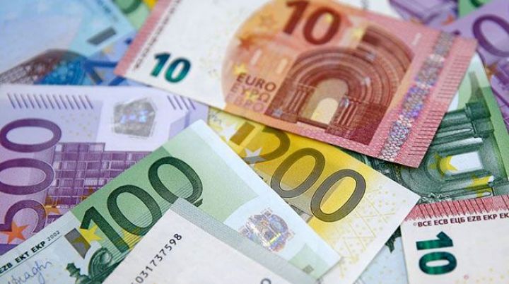 Avronun qiyməti yenidən 1 dollardan aşağı düşdü