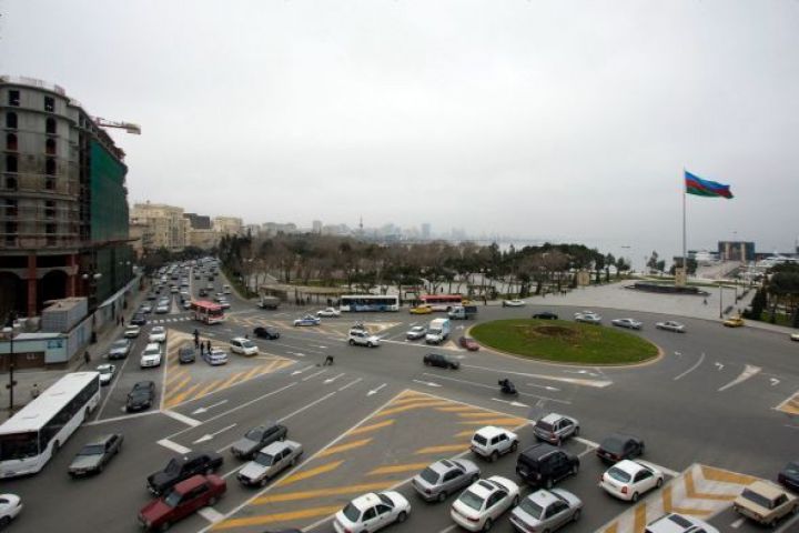 Bakının mərkəzində avtomobillərin hərəkətinə məhdudiyyət qoyulur