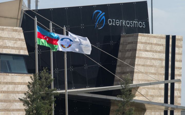 “Azərkosmos” sığortaçı seçir