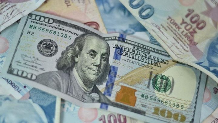 Dollar/TL məzənnəsi rekord yeniləyib