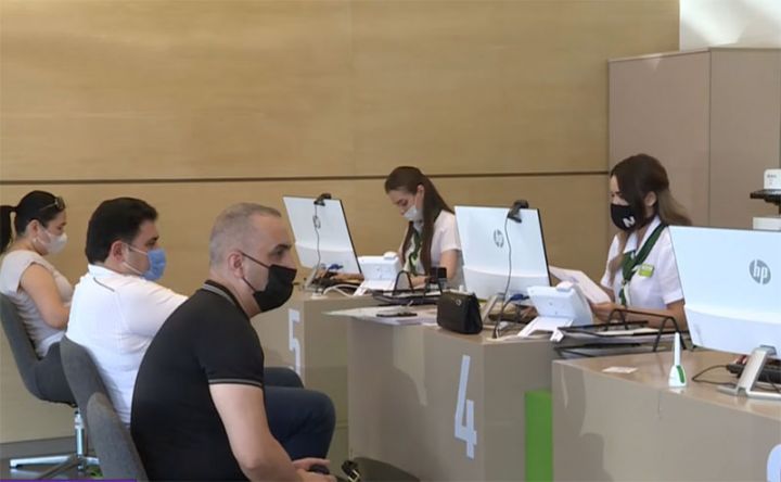 Bank işçilərinin sayı artmaqda davam edir