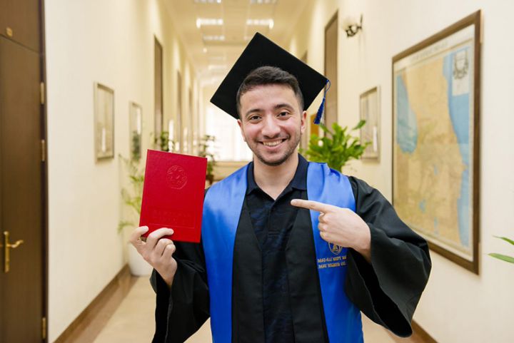 Azərbaycan ali məktəbinin məzunu “Google”da işə qəbul olunub