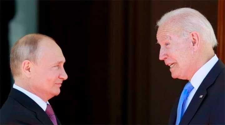Bayden Putinə qarşı sanksiyalar tətbiq etməklə hədələyib