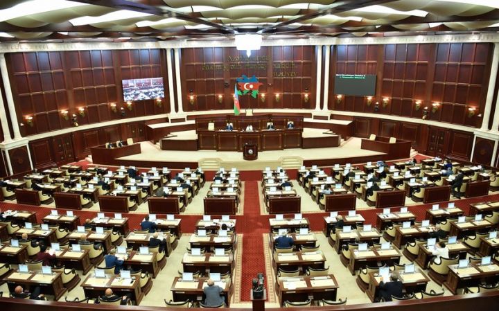 Milli Məclis sabah Rüstəmovun vəzifədən azad edilməsi məsələsinə baxacaq
