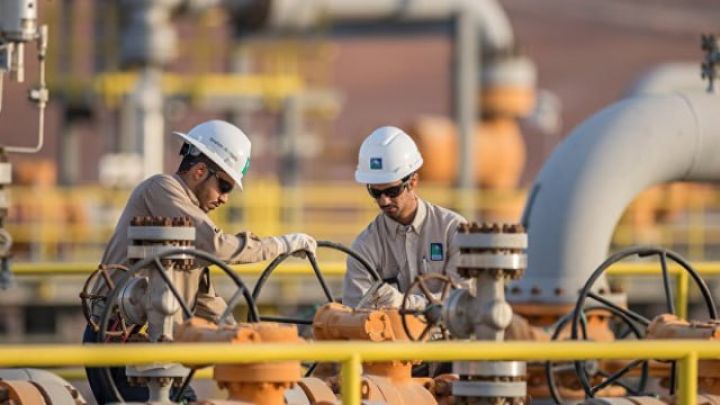 “Saudi Aramco” Asiya üçün may neft qiymətlərini artırıb