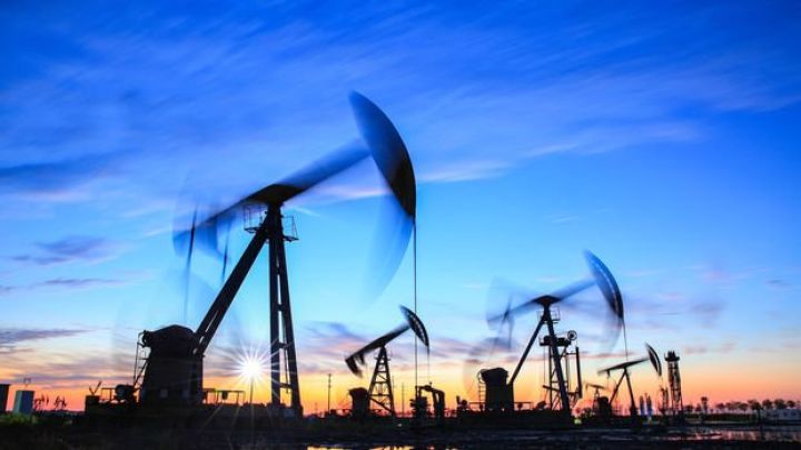"OPEC+"ın qərarı neft qiymətlərinin daha da aşağı düşməsinin qarşısını ala biləcək"