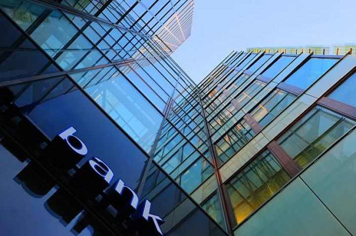 Bank "Qarabağ" filialının açılışına hazırlaşır