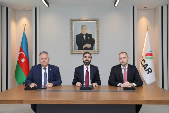 SOCAR Macarıstanın ən böyük təbii qaz topdansatış şirkətilə müqavilə imzaladı