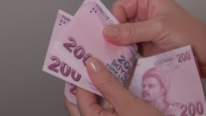 Türkiyədə dollar daha da bahalaşdı - LİRƏ 5% -dən ÇOX UCUZLAŞDI