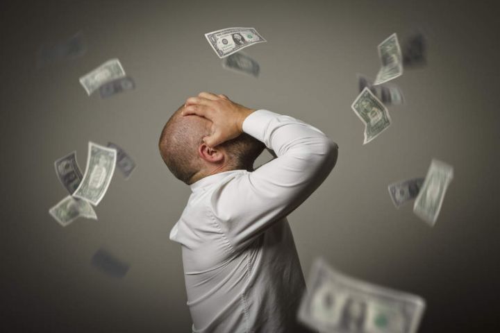 Dünyada böhran başlayıb, pulumu bankdan çıxarmalıyam?