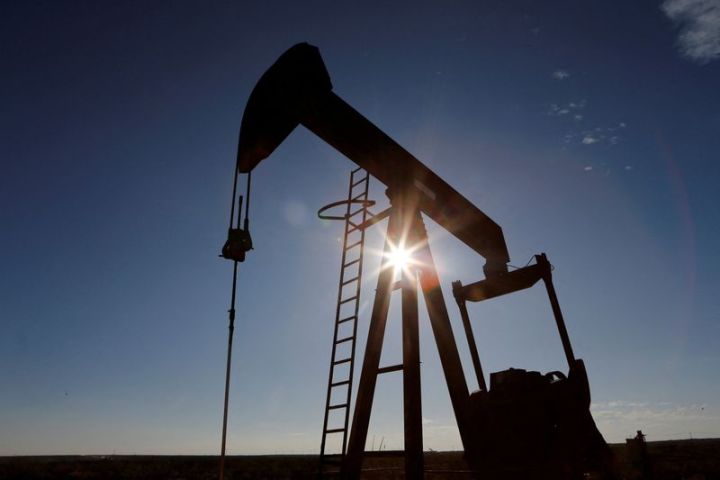 OPEC+ iclasının təxirə salınması fonunda neft qiymətləri 4%-dən çox düşdü