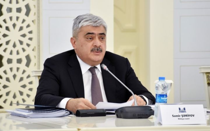 "Söhbət həmin Bankda dövlətə məxsus olan səhmlərin bir qisminin SOCAR-ın sərəncamına verilməsindən gedir”