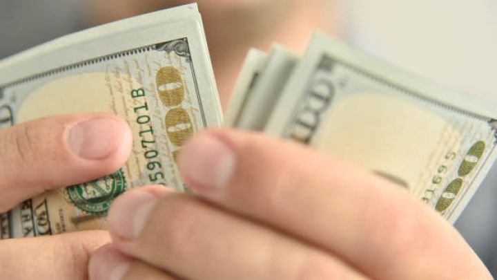Azərbaycan Mərkəzi Bankı rəsmi valyuta ehtiyatlarını açıqladı - AZALMA BAŞLAYIB