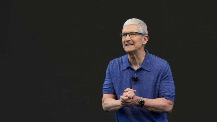Apple-ın baş direktoru Çinə səfər edib