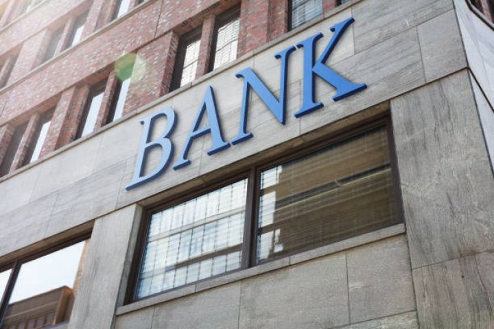 Sentyabrda bankların kredit portfeli 630 milyon manatdan çox artıb