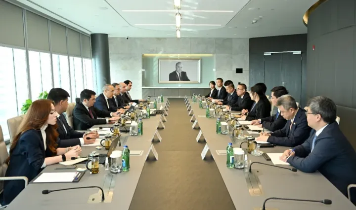 Azərbaycan Çin şirkətilə  “Birgə Yaşıl Enerji Sənaye Parkı”nı müzakirə etdi