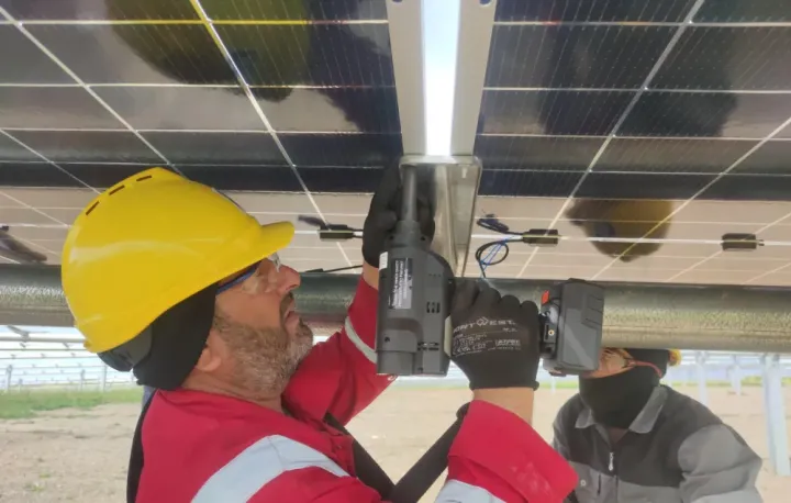 Cəbrayılda Şəfəq layihəsi çərçivəsində ilk günəş paneli quraşdırılıb