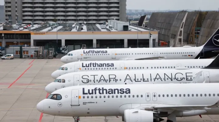 Lufthansa 20 min uçuşu ləğv edəcəyini açıqlayıb