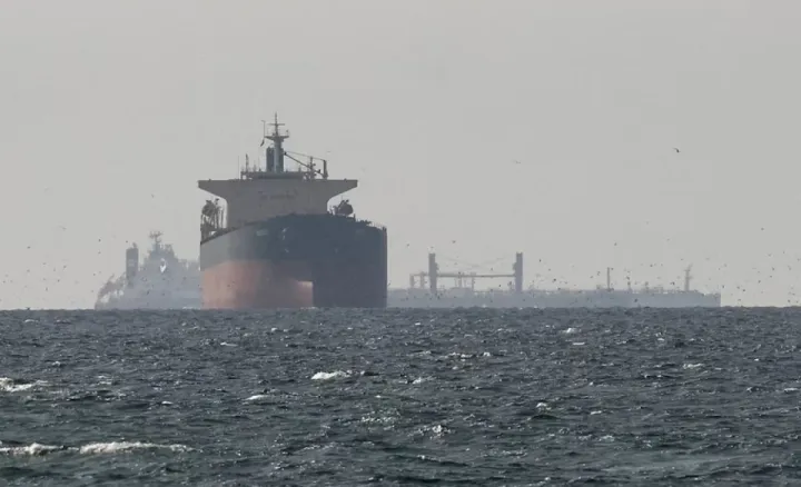 İraq neftini daşıyan tankerlər Hörmüz boğazından keçməyə başlayıb