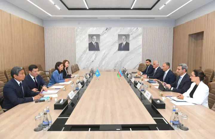 Nazir Rəşad Nəbiyev Qazaxıstanın Prezident Administrasiyası rəhbərinin müavini ilə görüşüb