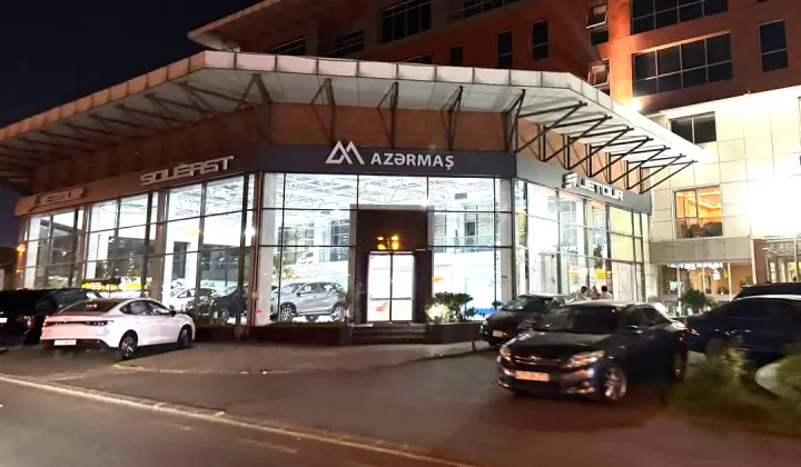 “Azərmaş” yeni satış mərkəzini açıb