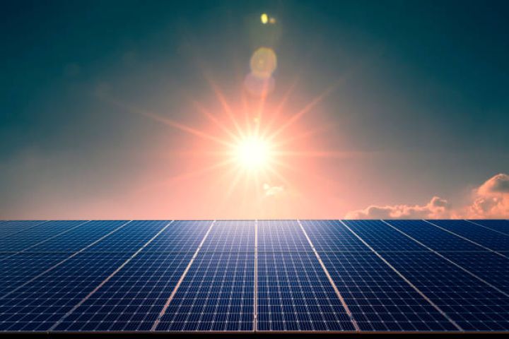 BP "Şəfəq" günəş enerjisi layihəsində 10 % iştirak payını satıb