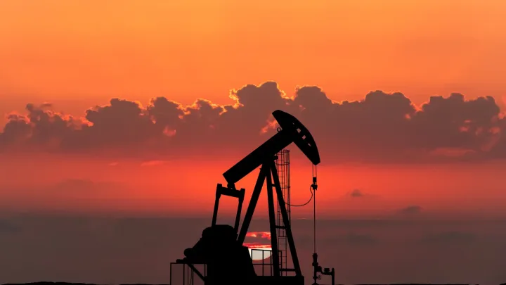 Trampdan "neftlə bağlı bəzi sanksiyalara güzəşt" açıqlaması