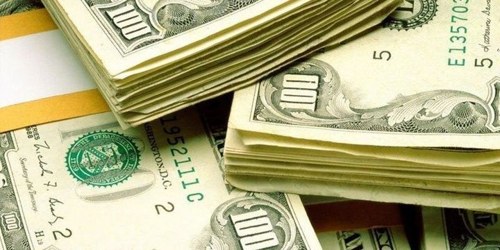 Azərbaycanda dollarla əməliyyatların həcmi 2,3 dəfə azalıb