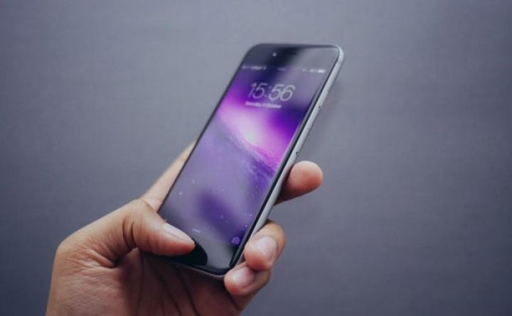 “iPhone 8”in Azərbaycanda rəsmi olaraq satılacağı vaxt bilindi