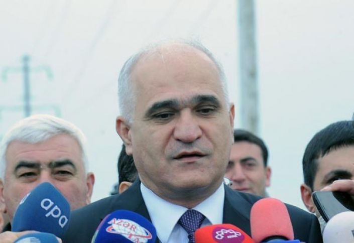 "Diqlas" ticarət mərkəzinin yenidən tikilməsi qərarı onun sahiblərinə aiddir"