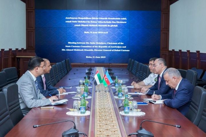 Səfər Mehdiyev Dubay Gömrüyünün Baş direktoru ilə görüşüb