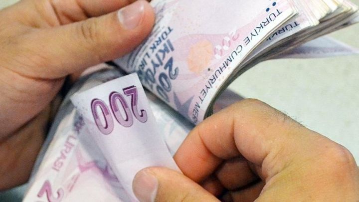 Türkiyənin kredit reytinqi aşağı salındı