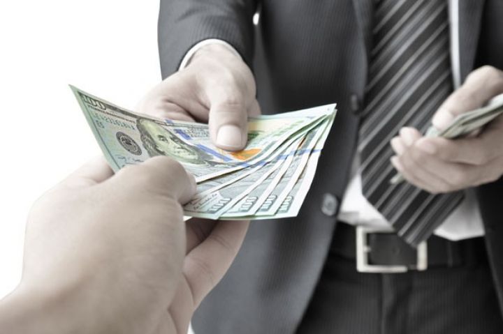 Palata: Azərbaycanda istehlak kreditləri üzrə dollarlaşma kəskin azalıb