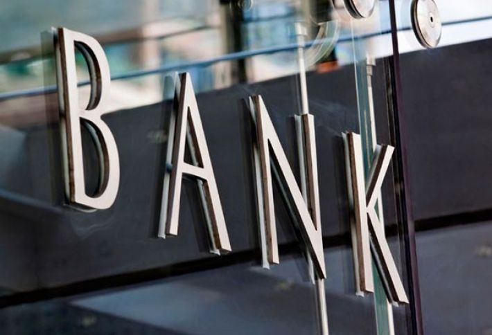 Azərbaycanda 9 bankın nağd vəsaitləri azalıb