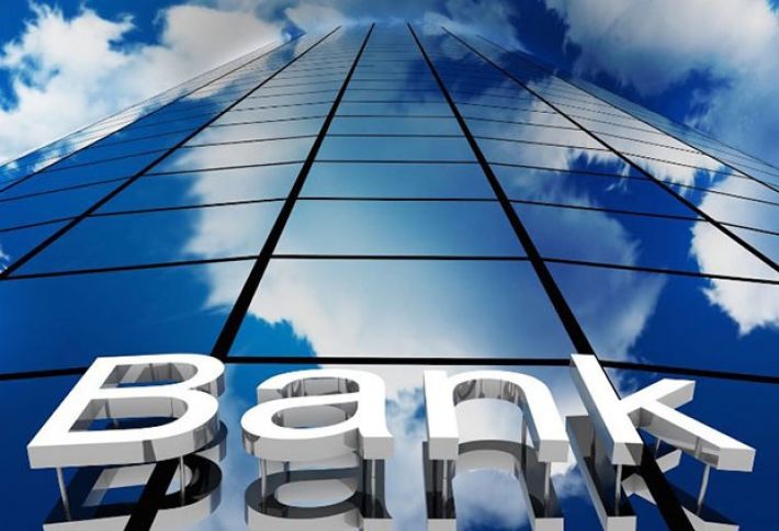 Azərbaycanda 13 bankın öhdəlikləri azalıb