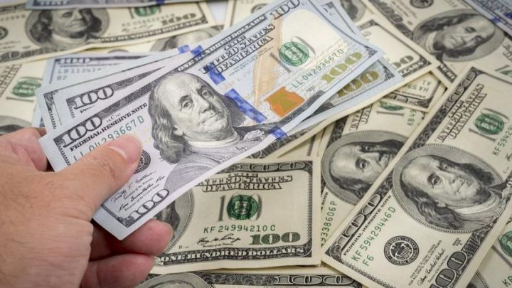 Dolların sabaha olan rəsmi məzənnəsi açıqlandı