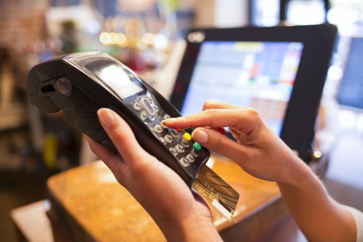 Bankomat və POS-terminalların sayı azalıb
