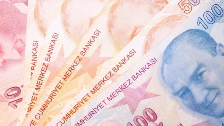Türkiyə Mərkəzi Bankı faizini 17%-ə qaldırdı, Türk Lirəsi bahalaşdı